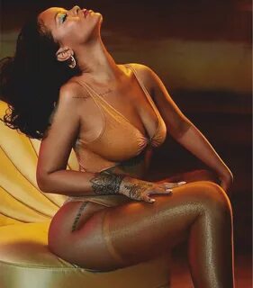 Rihanna shines in the new range of Savage X Fenty Lingerie B