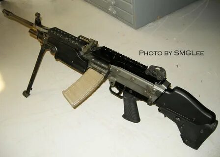 M249 SAW --(枪 炮 世 界)