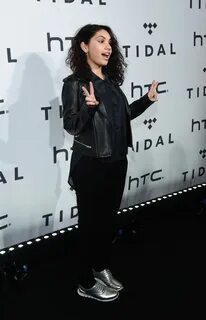 More Pics of Alessia Cara Medium Curls (6 of 6) - Alessia Ca