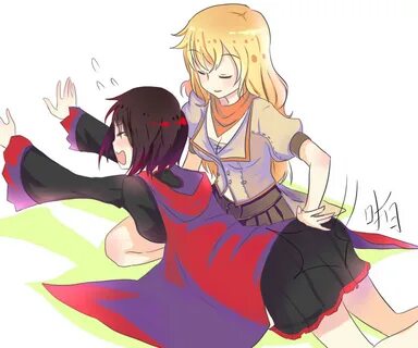 Yang gives Ruby a spanking RWBY Know Your Meme