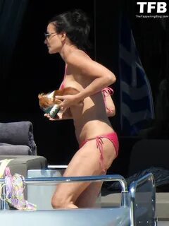 Demi Moore Bikini (61 Photos) .