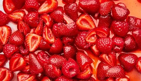 Get A Healthy And Glowing Skin With Strawberries