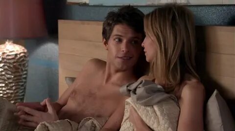 Ryan Devlin on Brothers and Sisters s5e09 - Shirtless Men at