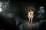 Голые девушки в пещере - 66 красивых секс фото