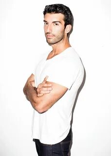 Picture of Justin Baldoni