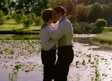 Victoria will broadcast its first gay kiss tonight