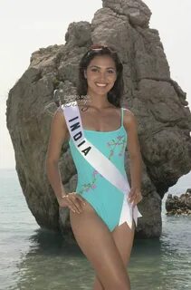MISS UNIVERSE :: SWIMSUIT Lara Dutta, Miss Universe 2000. #M