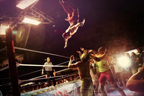 The 15-Month Journey of a Lucha Libre Photographer Across Me