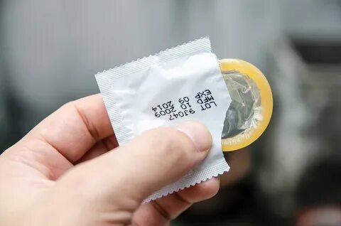 Можно ли использовать просроченные презервативы и какие возм