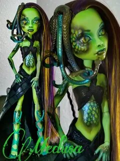 "Medusa" custom OOAK monster high Casta Fierce repaint by @L