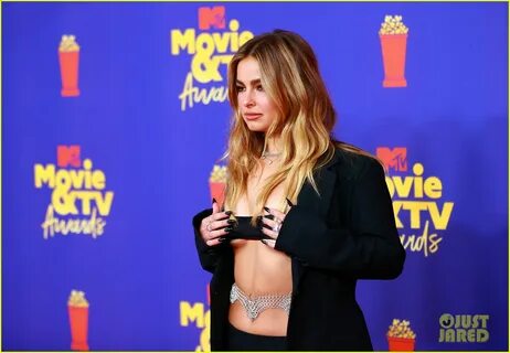 Addison Rae Wears Very Revealing Outfit on Red Carpet at MTV