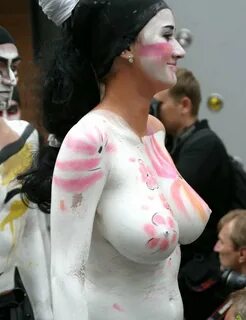 Body Painted Nudist Girls 01 - SexyPic