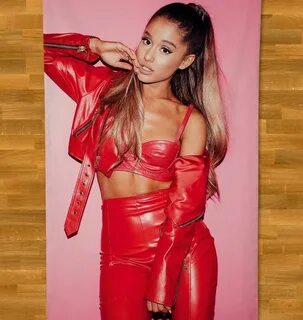 49 hot photos of Ariana Grande will make you fall in love wi
