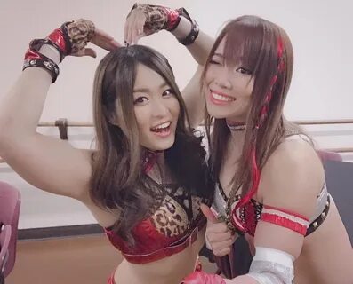 Kairi Sane and Io Shirai - Imgur