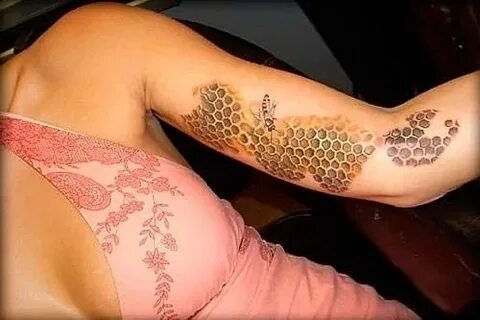 I love this honeycomb tattoo Bee tattoo Honeycomb tattoo, Ta