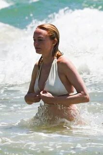 Heather Graham:in White Bikini 2019 -07 GotCeleb