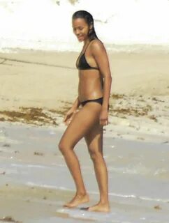 Zoe Saldana In A Bikini On Vacation In Mexico - Celebzz - Ce