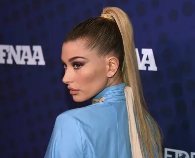 More Pics of Hailey Bieber Ponytail (3 of 16) - Hailey Biebe
