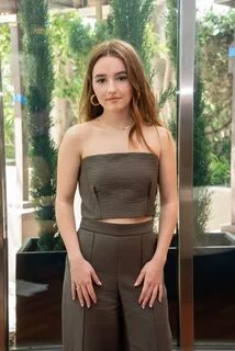 Sexy kaitlyn dever 🔥 40 Hot And Sexy Kaitlyn Dever Photos