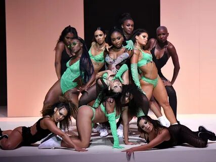 Rihanna's lingerie brand is streaming a glitzy fashion show 