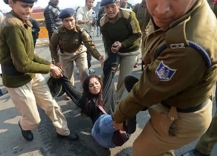 Vergewaltigung in Indien: Polizist stirbt nach Massenprotest