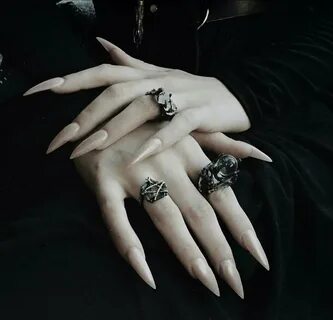 Ногти ведьмы