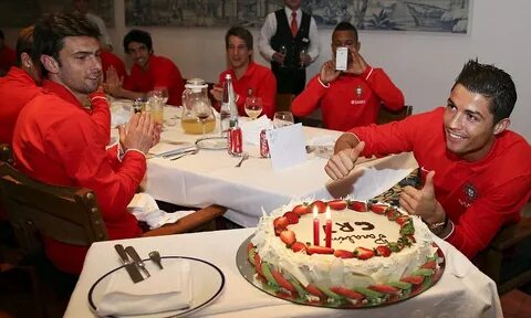 Cristiano Ronaldo has massive birthday cake Daily Mail Onlin