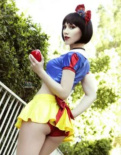 Snow White by Tara Cosplay : Cosplay - Web Manga Plus
