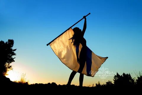 High School Senior girl color guard drill team © Fabiana Bea