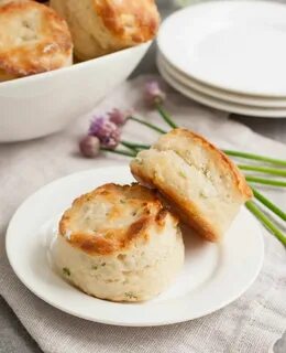 Sour Cream Chive Biscuits Recipe Sour cream chives, Food, Ba