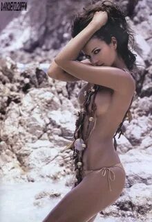 Cecilia Galliano - Revista H Extremo Hot pic's Celebrity