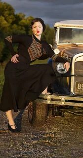 Holliday Grainger as Bonnie Parker - IMDb Bonnie and clyde h