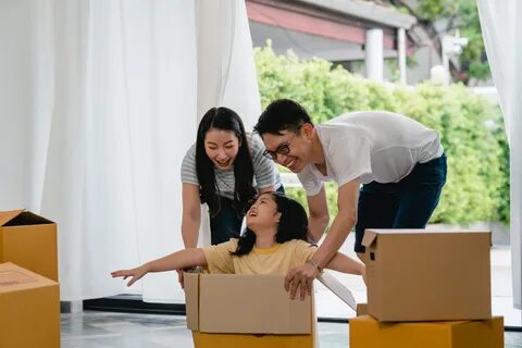Japanese girl moving into new home and fucked by movers