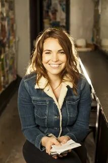 Comic Beth Stelling Headlining Milwaukee Comedy Festival " U