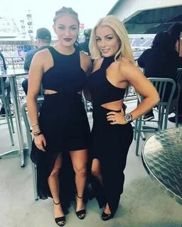 Sonya Deville & Mandy Rose: lesbian lovers - STRENGTH FIGHTE