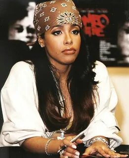 Love her bandana look Aaliyah style, Aaliyah, 90s hip hop fa