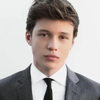 Nick Robinson Nick robinson, Chicos famosos, Chicos bonitos