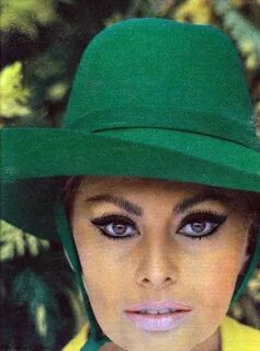 1960s Mod Inspired Makeup Tutorial by Maya Mia ♥ Fab Fashion
