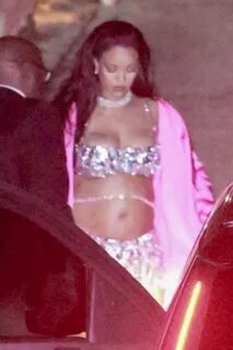 Pregnant Rihanna adorns her bump with $1.8M diamond belly chain post-...