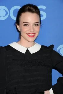 Picture of Renée Felice Smith