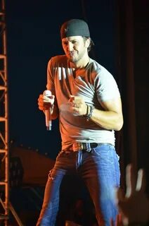 NO LUKE, you shake it for me! Luke bryan, Shake it for me, C