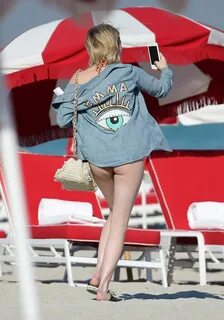 Emma Roberts - Miami Beach 12/13/2017 * CelebMafia