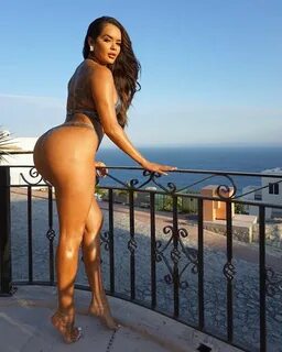 Rosa Acosta @rosaacosta x Daisy Marie @1daisymarie - Sara Le