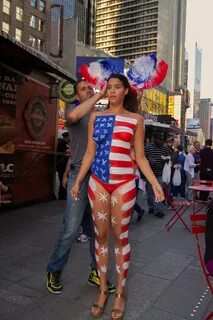 Body Paint Models NYC Body Paint models in Times Square, p. 