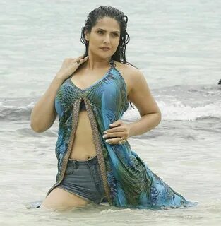 Hot wet zarine khan Bollywood actress, Zarine khan bikini, B