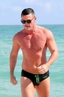 Luke Evans Shows Of His Body In A Speedo While In Miami ETCa