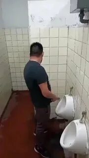 Urinal Jerk Off - ThisVid.com