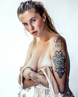 Ireland Baldwin Nude & Topless Pics And Porn Video - Scandal