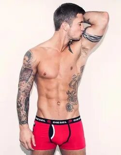 Homens de Cueca: Dan Osborne de cueca