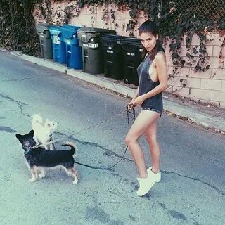 Caitlin stasey posts pic in topless su twitter - Categorie f